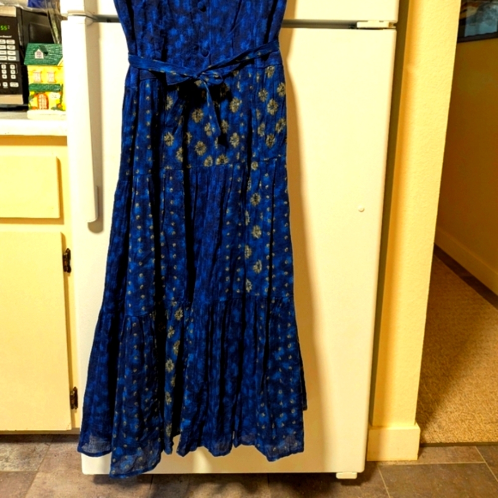 Chic Serengeti Sleevless Navy Floral Maxi Dress.
